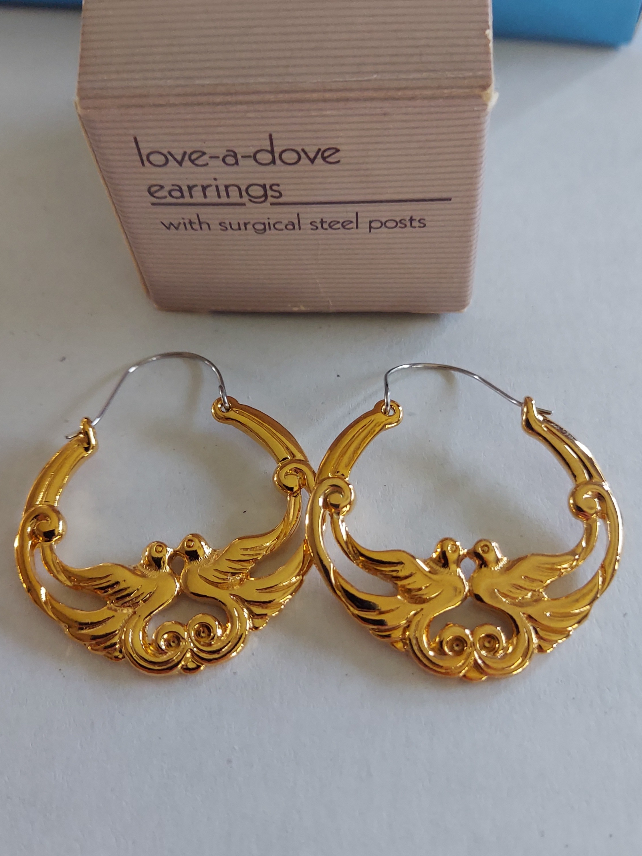 Vintage Avon Love-A-Dove Gold Dove Hoop Earrings For Women